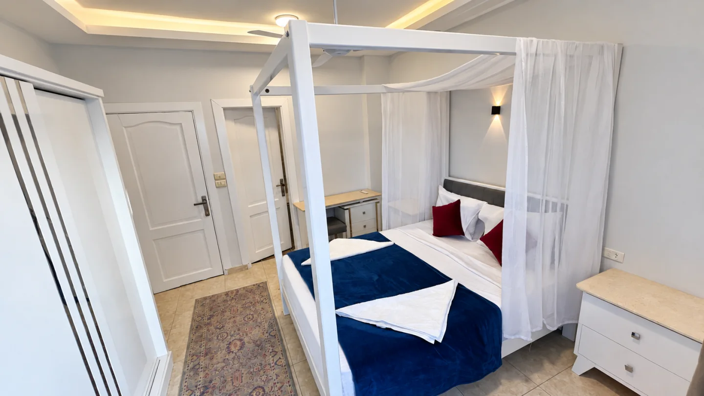 Queen bedroom and wardrobe