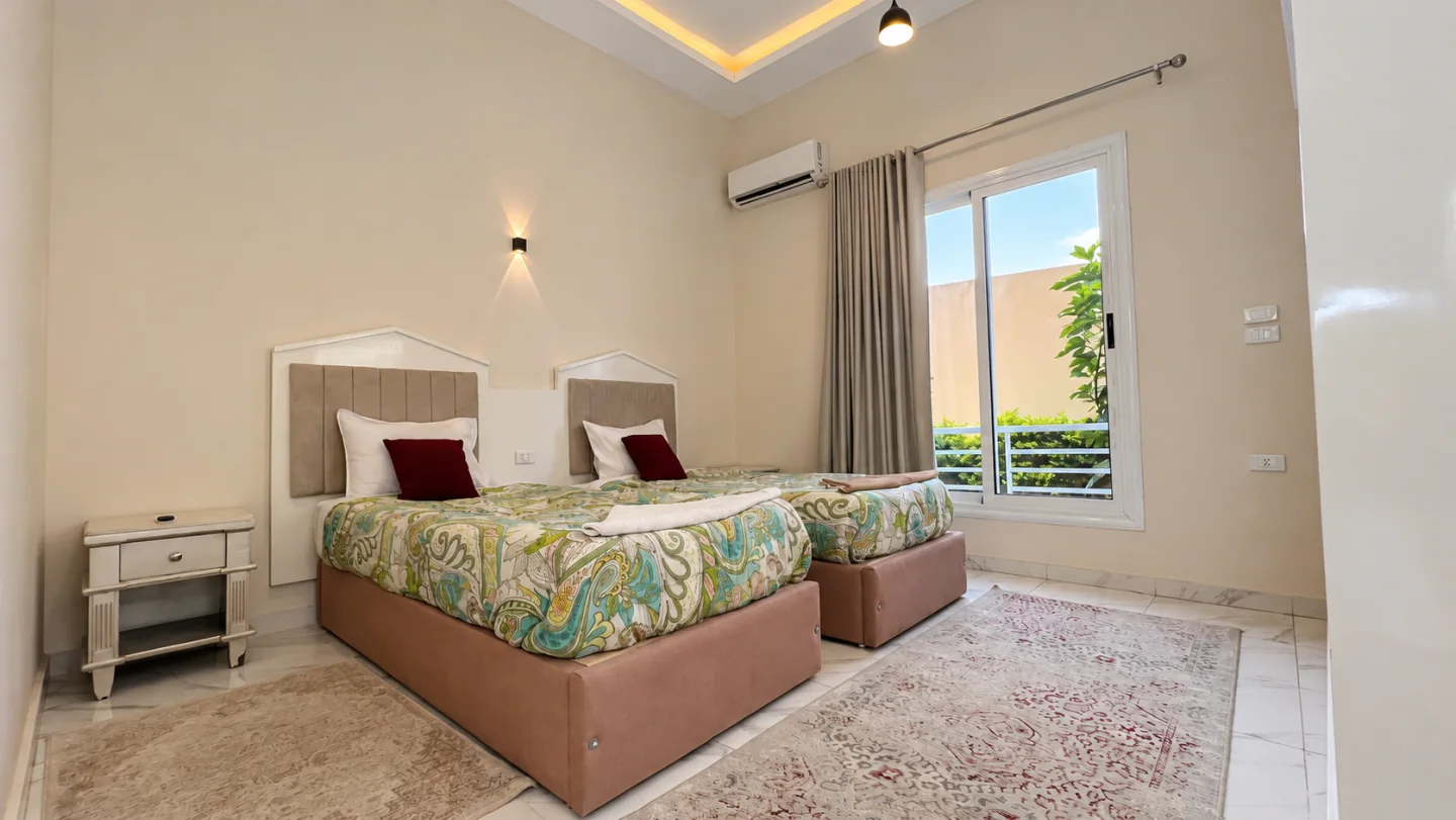 Twin bedroom with garden outlook