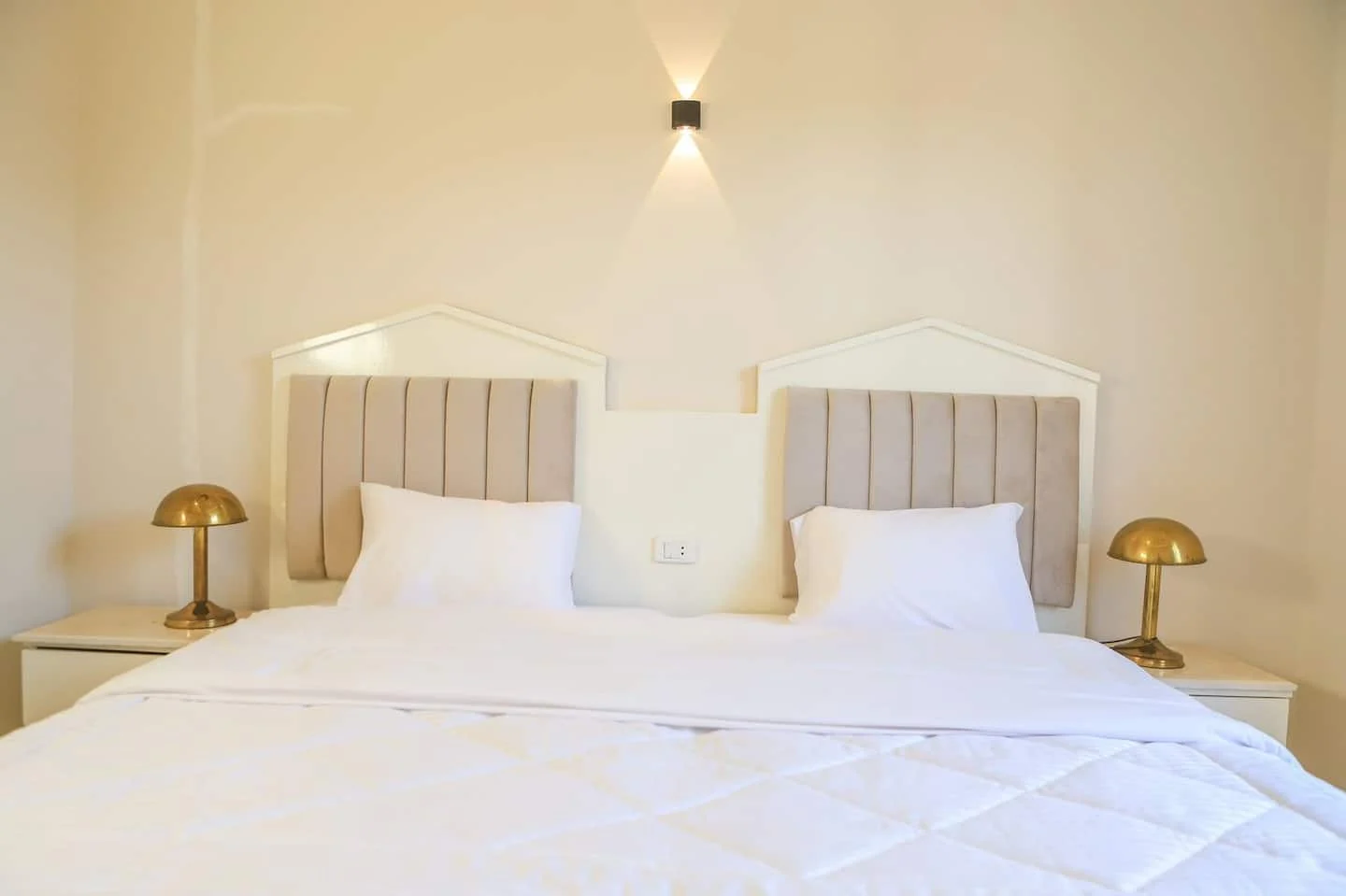 Twin beds in Nile View Apartment 2